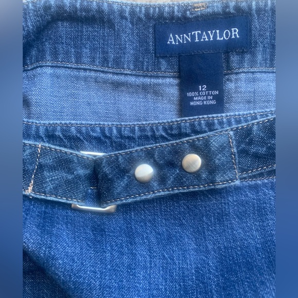 Ann Taylor chambray jean skirt with removable belt, size 12 - Picture 2 of 5